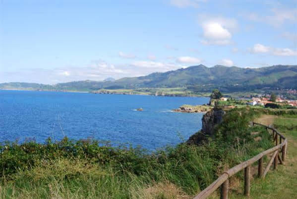 Hotel Monte Y Mar Colunga Buitenkant foto
